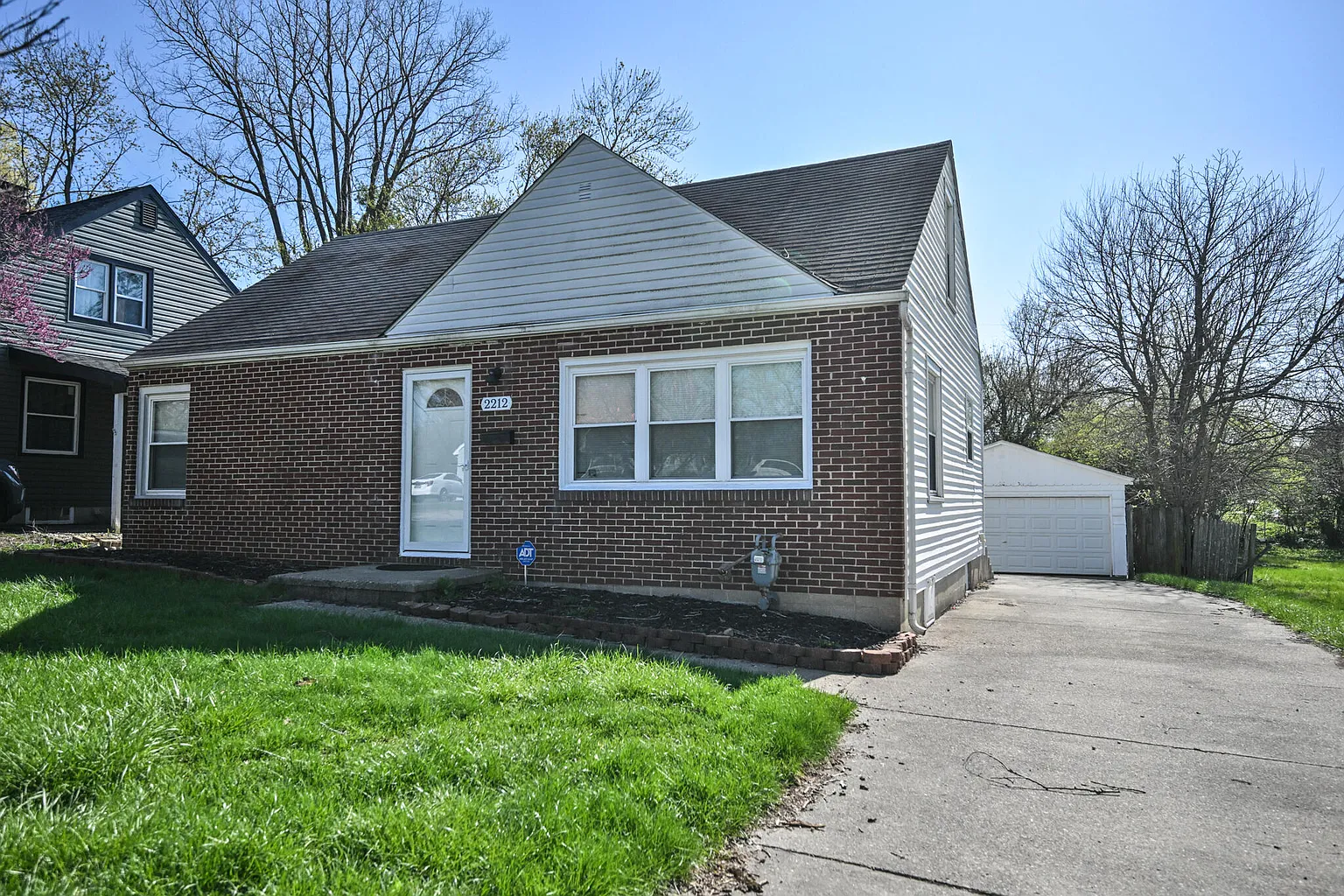 2212 Shawnee Ave photo 1