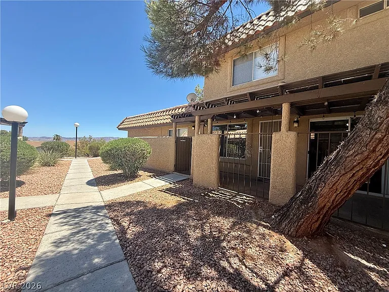 722 Nectarine Ct #0 — Photo 2