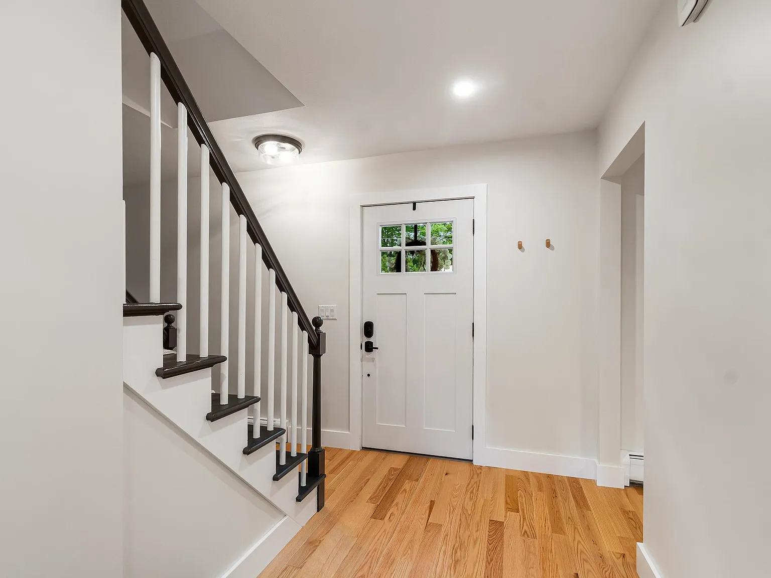 4 bed, 1818 sqft, $3,900 — Photo 4