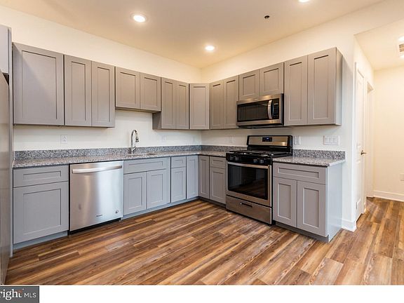 2nd image of 2411-19 Kensington Ave Unit 302