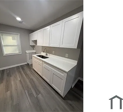 3 bed, 1100 sqft, $1,900 — Photo 3