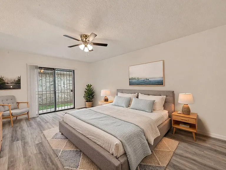 13431 Clarewood Dr — Photo 26