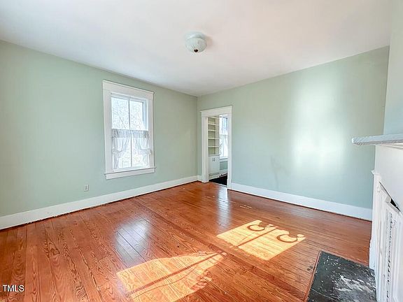 38th image of 302 Halifax St