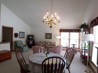 2904 Hunters Pl, Kalamazoo, MI 49048