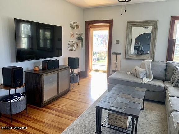 3rd image of 151 Winter St