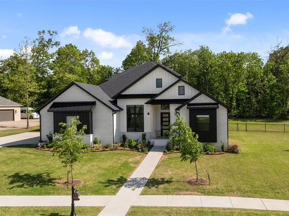 8424 W Kingbird Ct, Bentonville, AR 72713