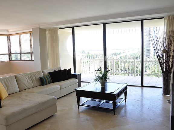 4th image of 10205 Collins Ave Ph 6