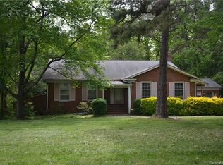 8800 Nottoway Dr, Charlotte, NC 28213