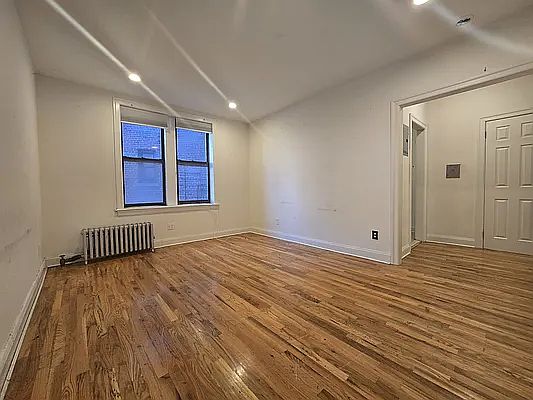 1st image of 590 E 21st St #2F