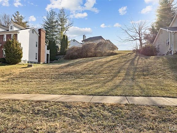 5th image of 5220 Autumnwinds Dr