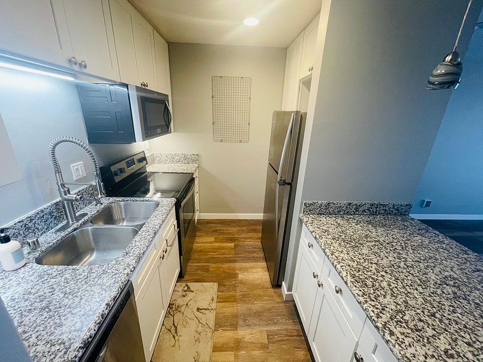 1st image of 1645 Emerald St APT 2N