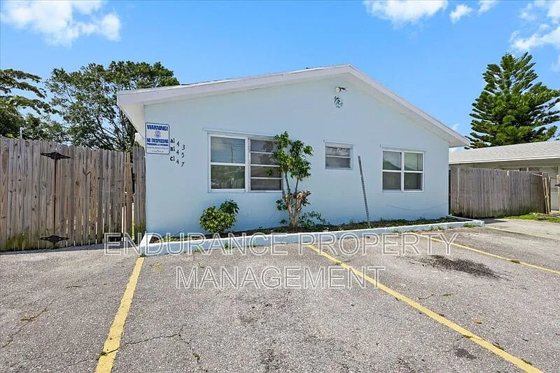 2 bed, 1.0 bath, $1,495 — Photo 3