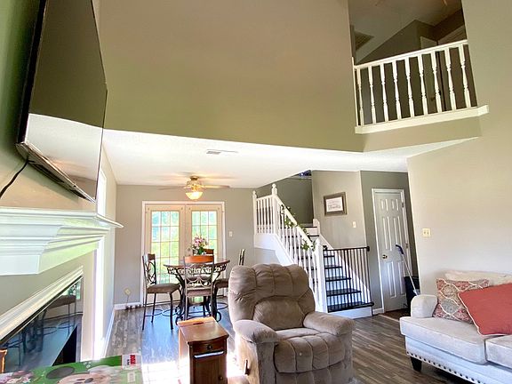 5th image of 352 Southwind Dr