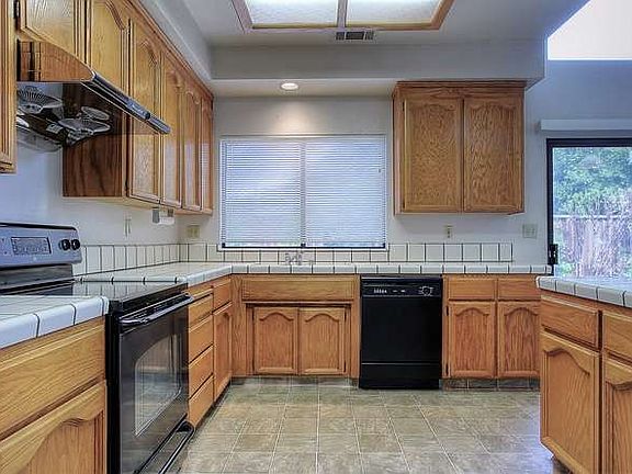 2nd image of 1861 Golden Leaf Ln