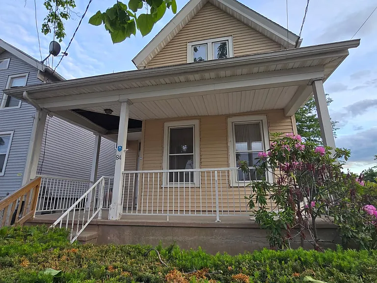 84 Munson St #22 — Photo 1