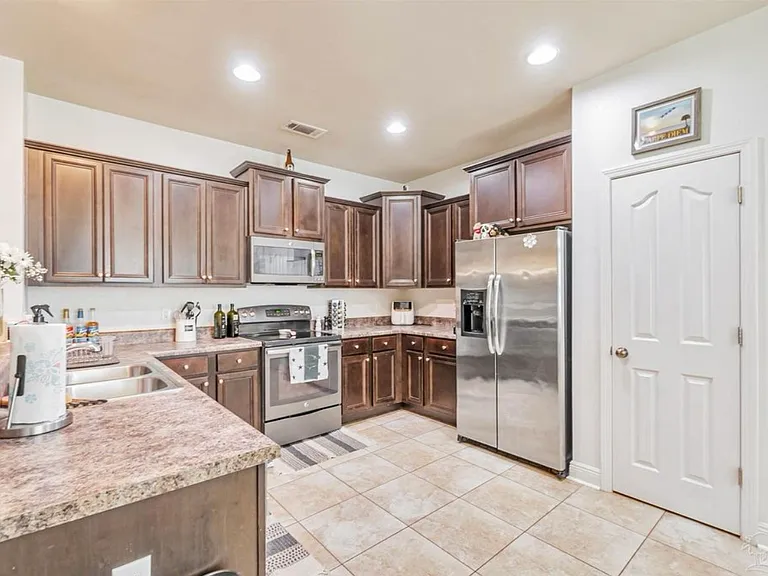 5811 Rustic Ridge Cir — Photo 16