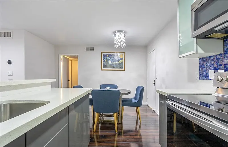 1 bed, 1.0 bath, 719 sqft, $2,500 — Photo 4