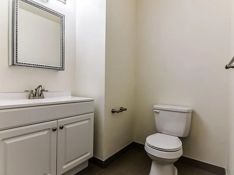 512 Griswold St #9 — Photo 7