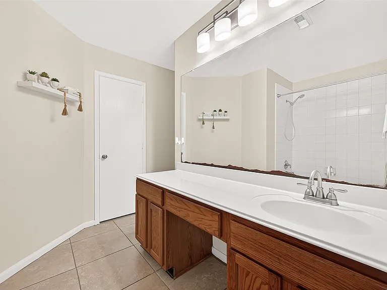 2510 Fox Water Dr — Photo 18
