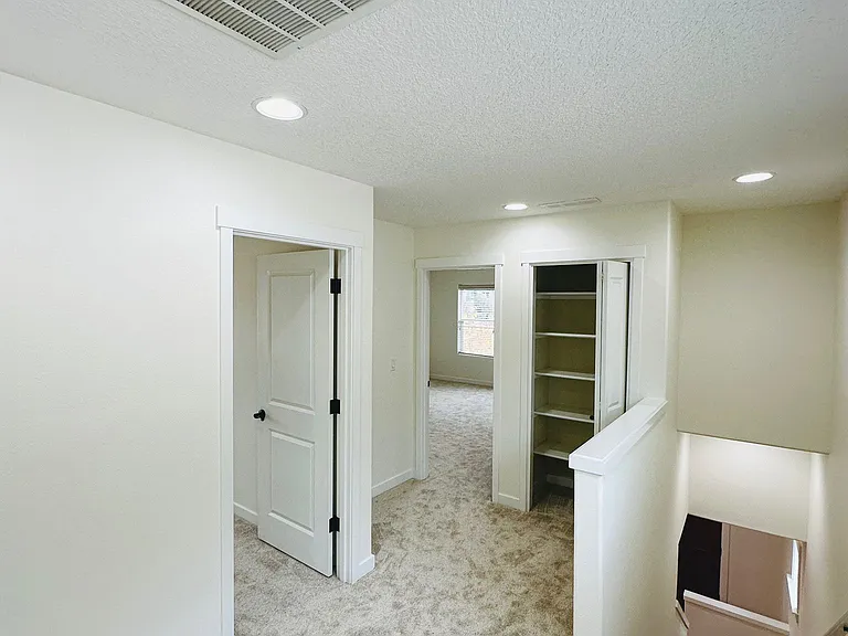 487 SW Aldea Ter — Photo 35