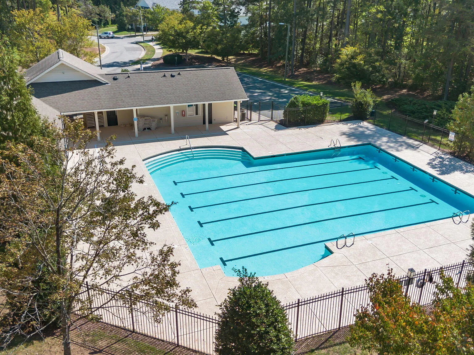2 bed, 2.5 bath, $1,800 — Photo 3
