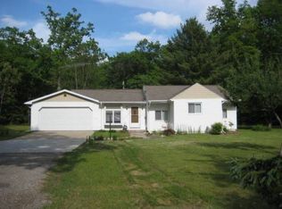 8480 Maple Hill Rd, Howard City, MI 49329