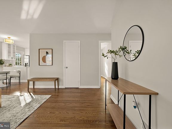 3rd image of 6112 Paulonia Rd