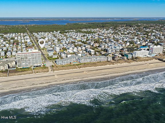 2nd image of 300 Ocean Boulevard