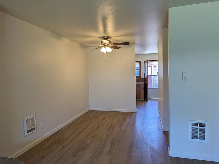 Bel Air Apartments — Photo 39