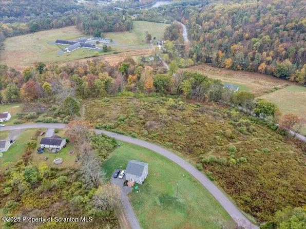 16 Walnut Ridge Dr, Mehoopany, PA 18629