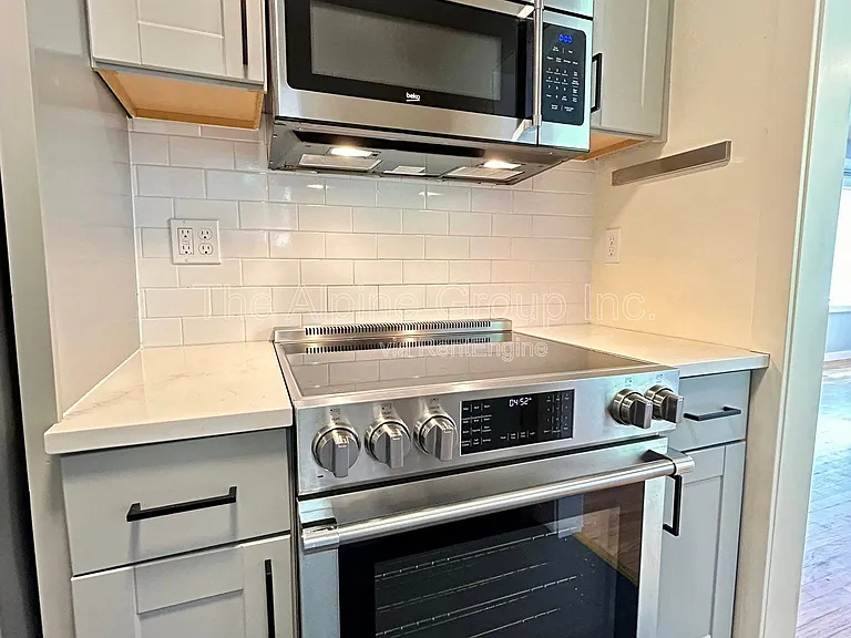4831 N Maryland Ave #A — Photo 8