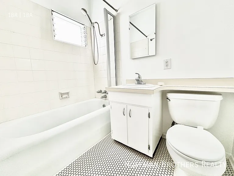5044 Rosewood Ave — Photo 7