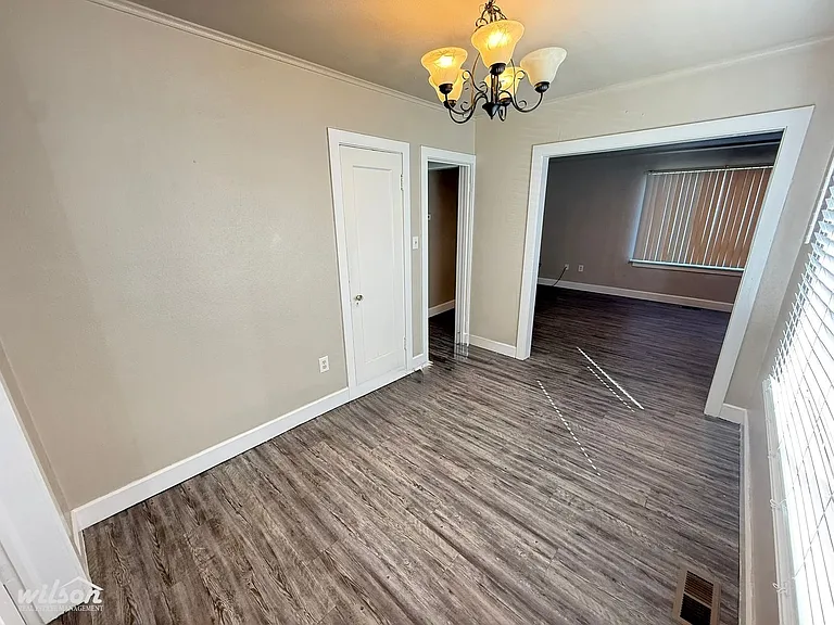 2605 W Lincoln Ave — Photo 6