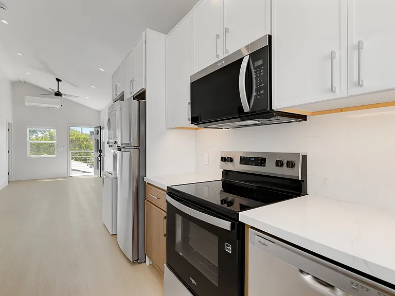 4718 Muir Ave — Photo 8