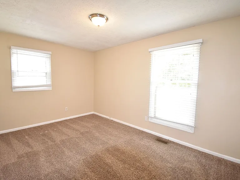 333 McFadyen Dr — Photo 12