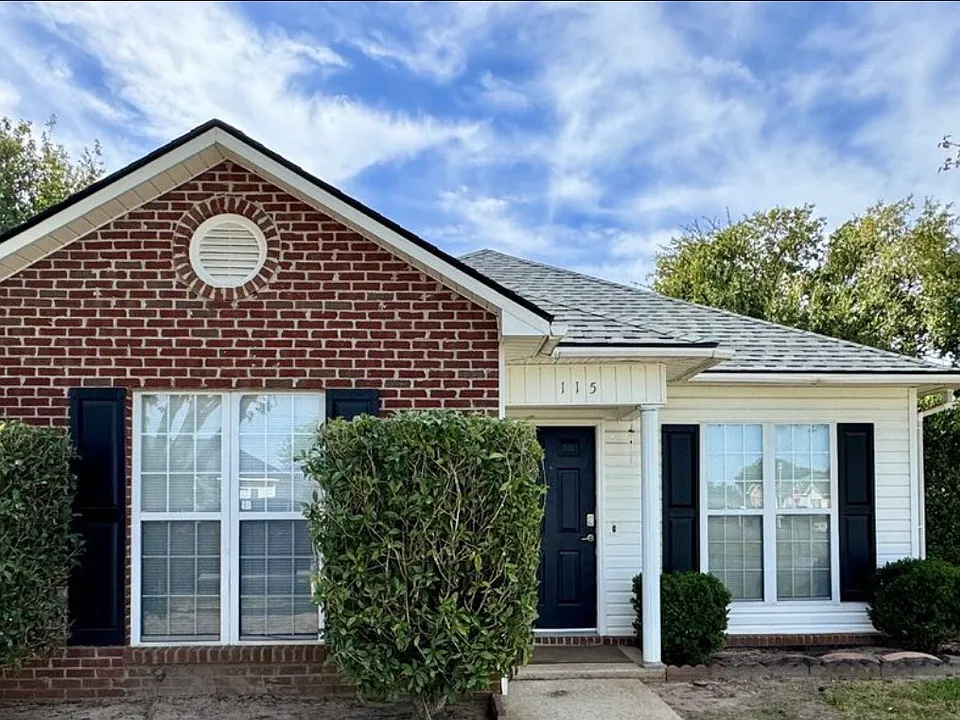 115 Lauren Way
