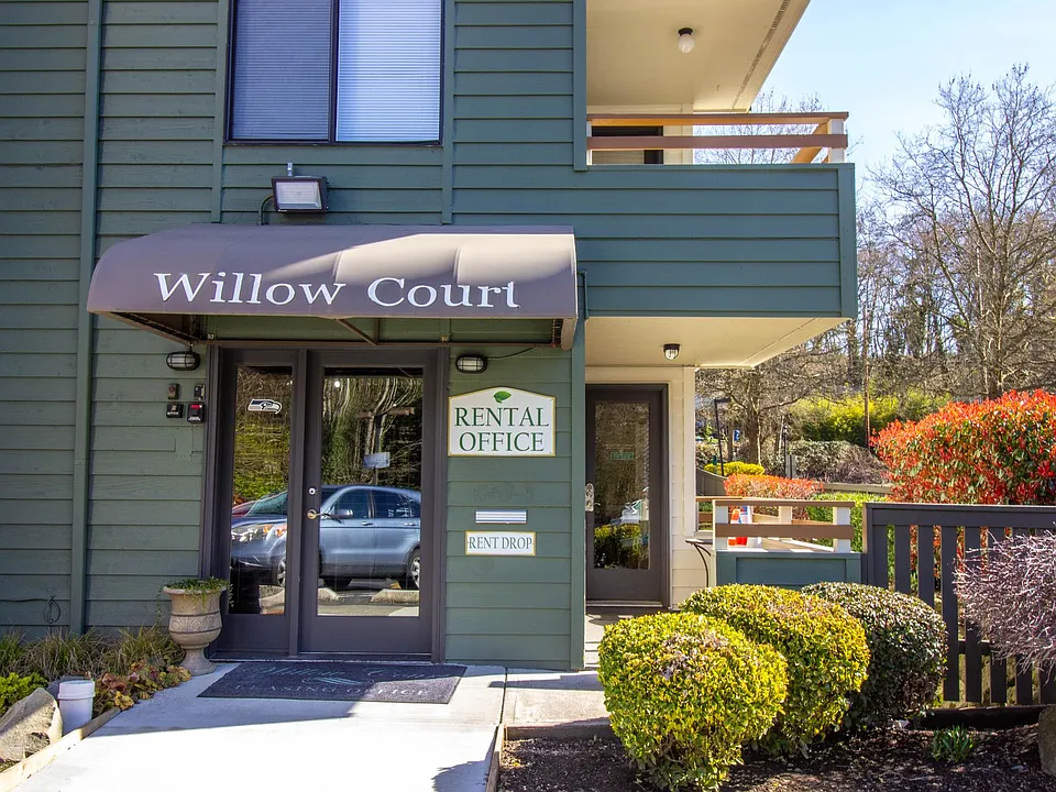 Willow Court Apartments