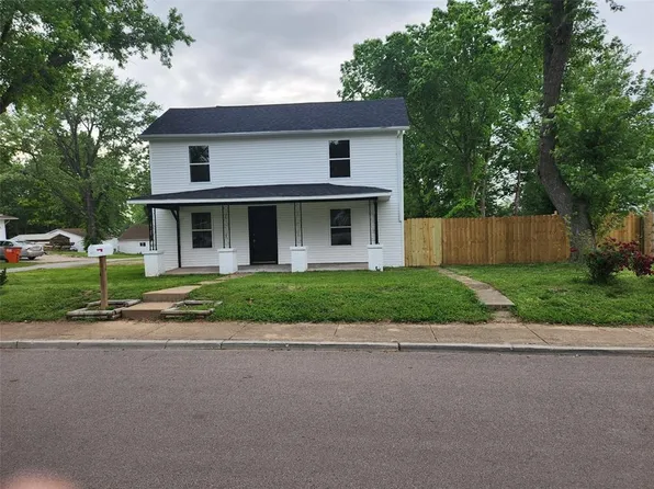 401 Forster St, Farmington, MO 63640