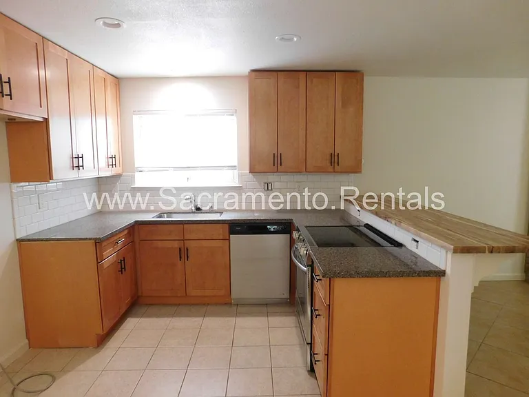 101 Kennelford Cir — Photo 8