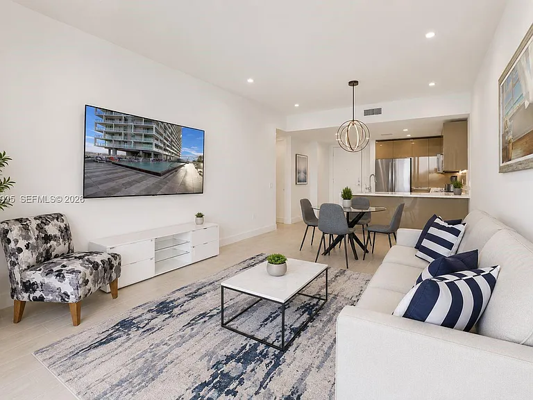 2000 Metropica Way #1408 — Photo 4