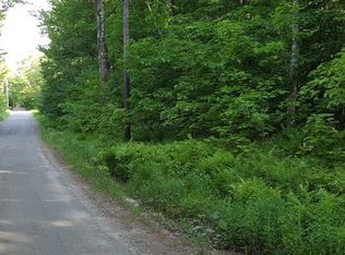 Black Arrow Way, Becket, MA 01223