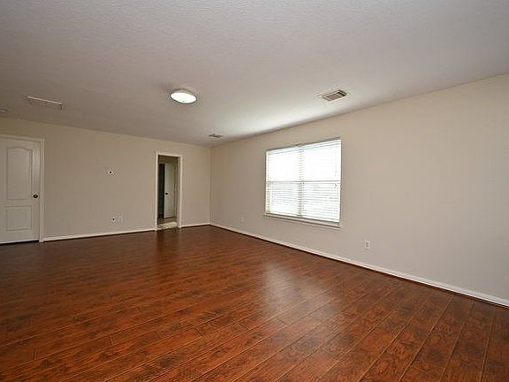 5th image of 9403 Coatsworth Dr