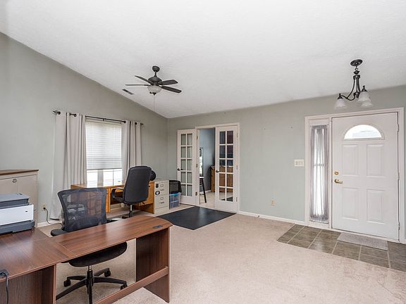2nd image of 278 E Quail Wood Ln