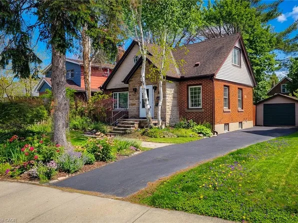 63 Binkley Cres, Hamilton, ON L8S 3K8