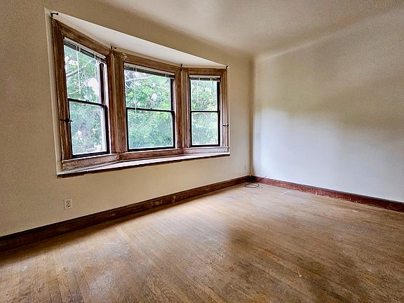 2nd image of 487 Greenwich St APT 2