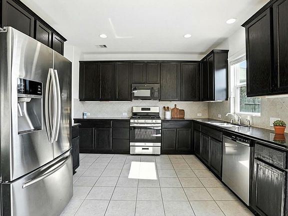 5th image of 22902 Jetty Manor Ln