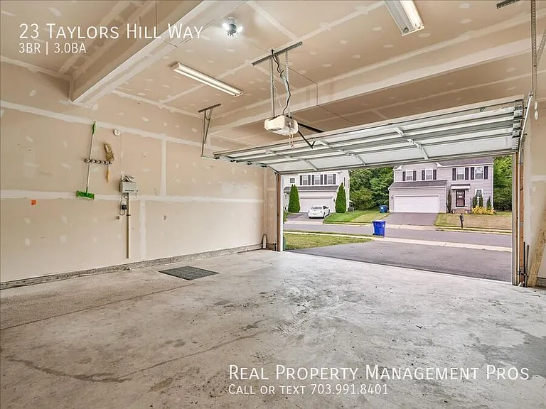 23 Taylors Hill Way — Photo 55
