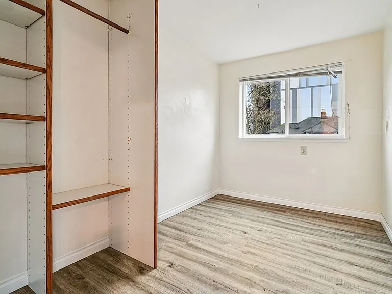 Adams Court Apartments — Photo 58
