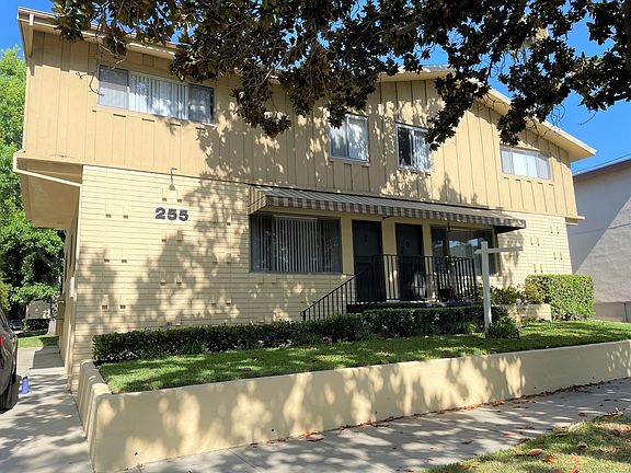 3rd image of 255 S Oakland Ave APT 3