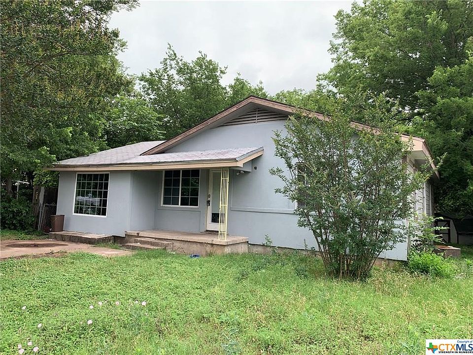 2nd image of 103 E Voelter Ave